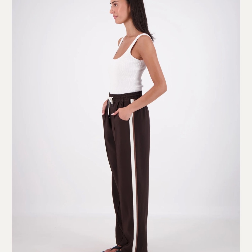Jasmine Alexa Cassis trouser brown. NWT large